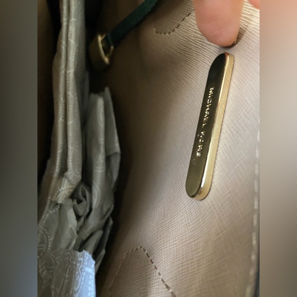 Michael Kors Forest Green Pebbled Leather Handbag - Picture 5 of 13